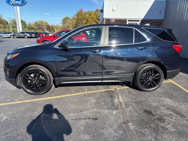 2021 Chevrolet Equinox LT photo 2