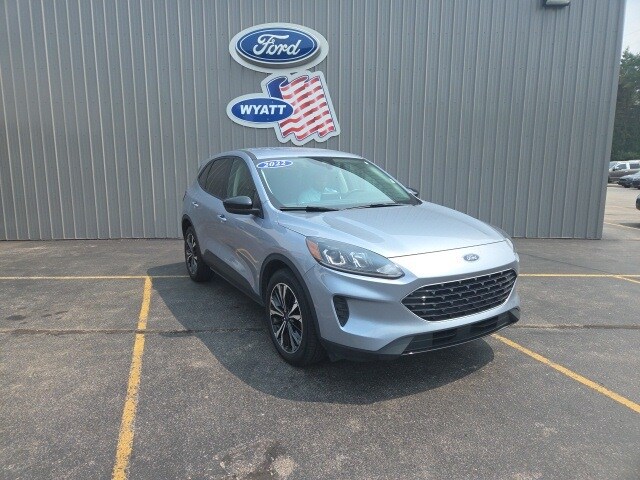 2022 Ford Escape SE photo 3