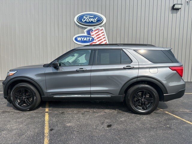 2022 Ford Explorer XLT photo 2