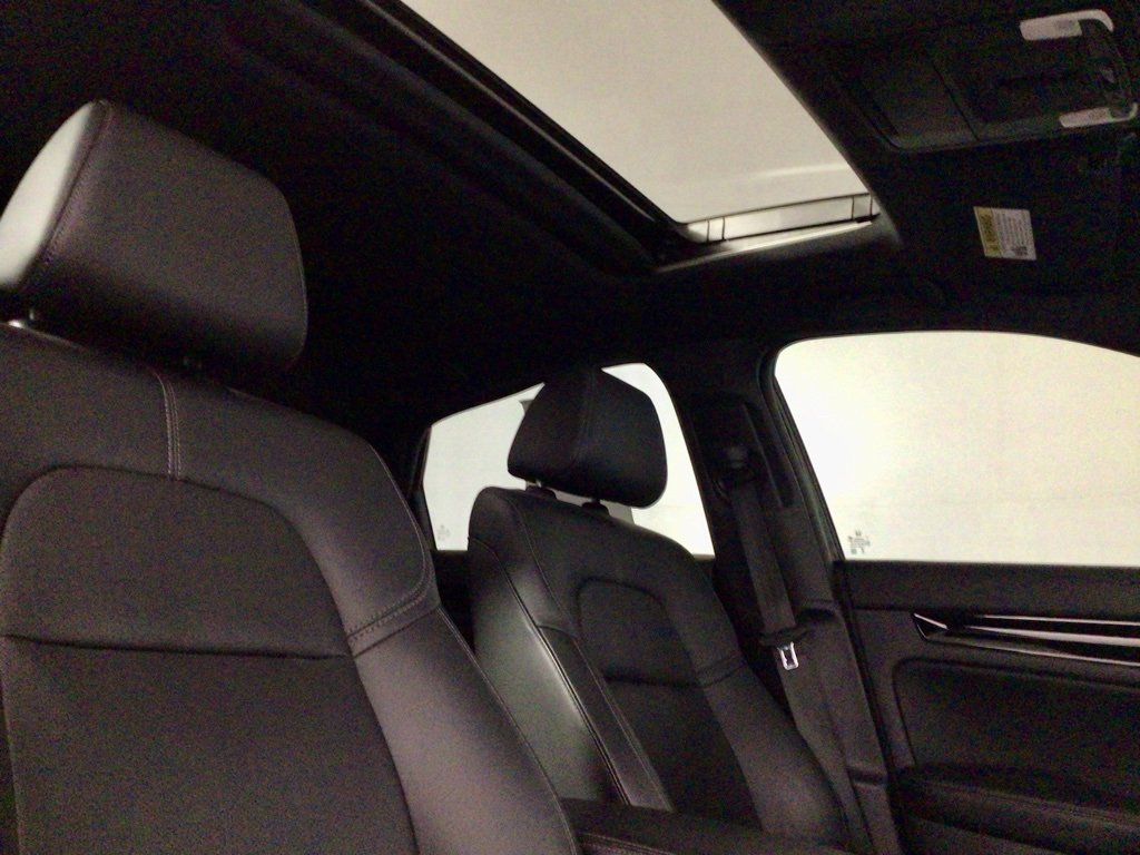 2023 Honda Civic Sport Touring Hatchback photo 3