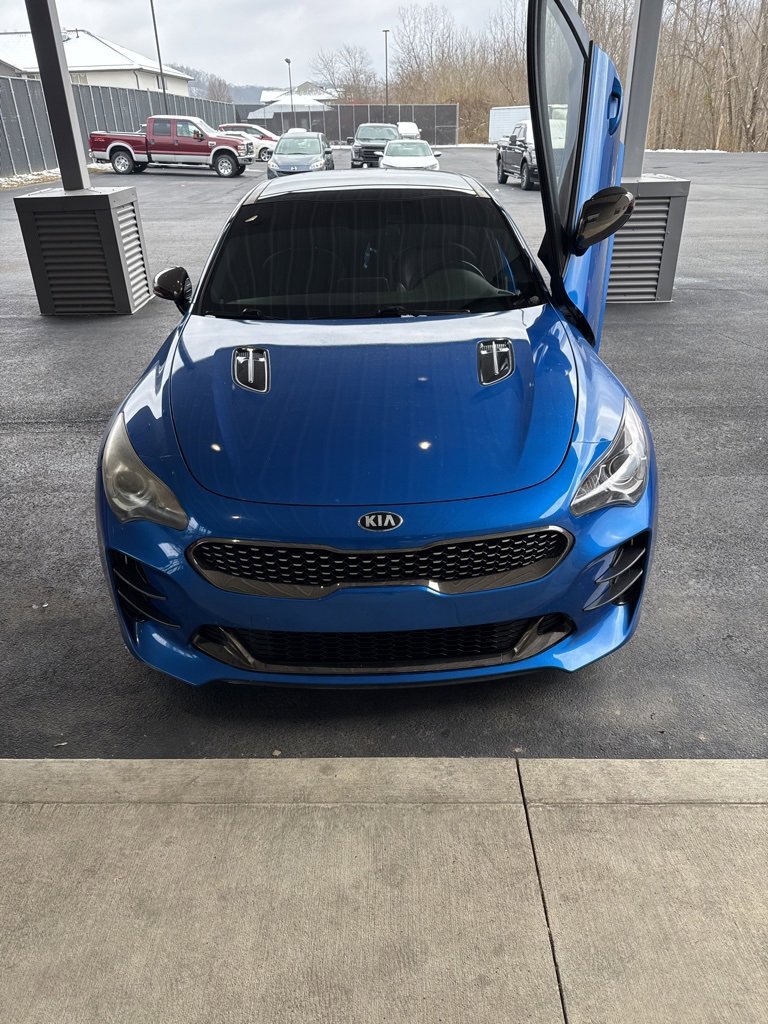 2020 Kia Stinger GT-Line photo 2
