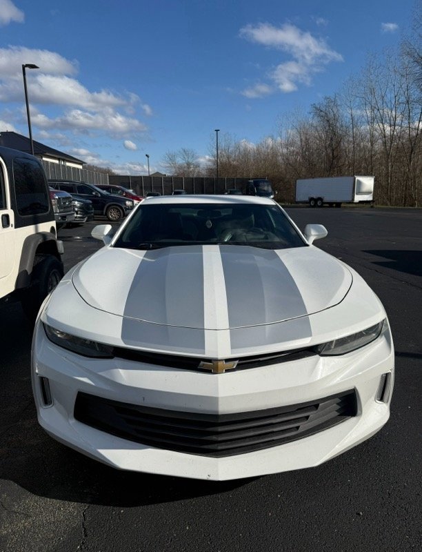 2017 Chevrolet Camaro 2LT photo 2