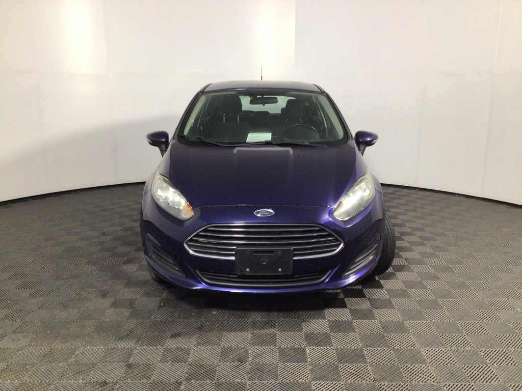 2016 Ford Fiesta SE photo 2