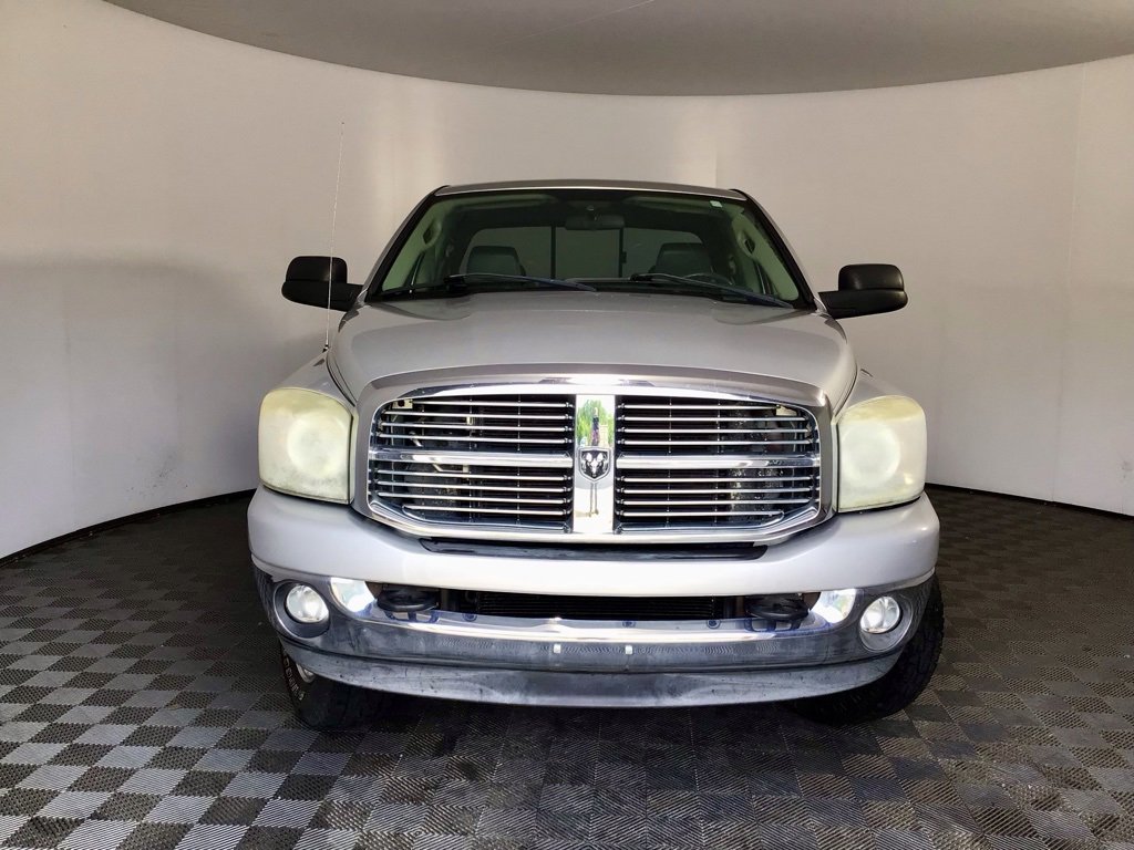 2008 Dodge Ram SLT Wagon photo 3