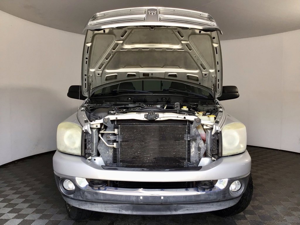 2008 Dodge Ram SLT Wagon photo 4