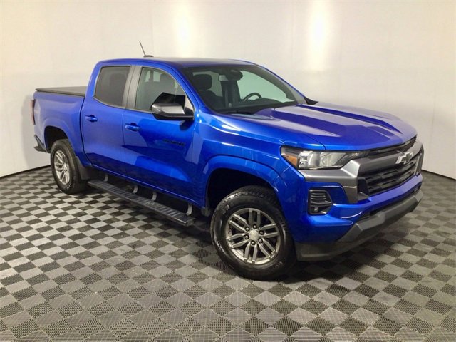 2023 Chevrolet Colorado LT photo 3