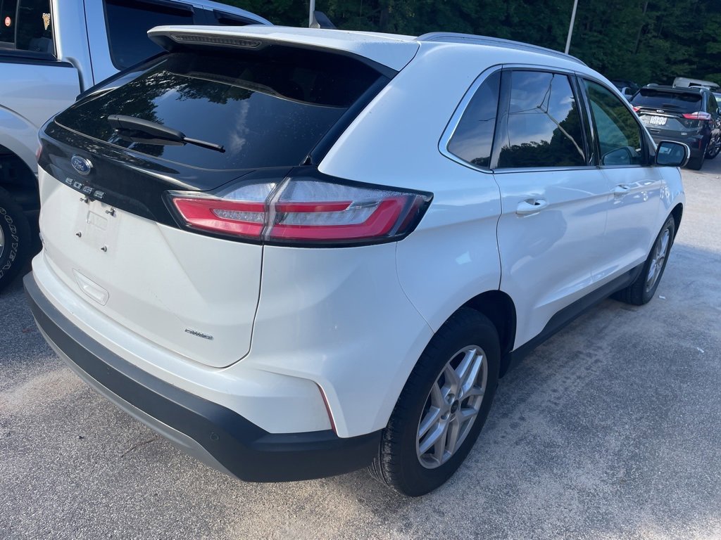 2024 Ford Edge SEL photo 2