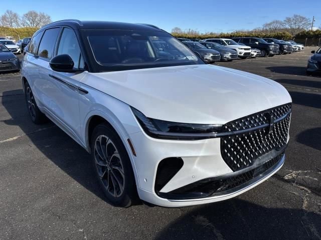 2024 Lincoln Nautilus Reserve photo 2