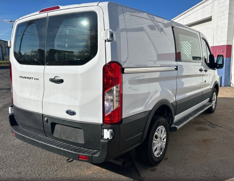 2023 Ford Transit Cargo Van photo 3
