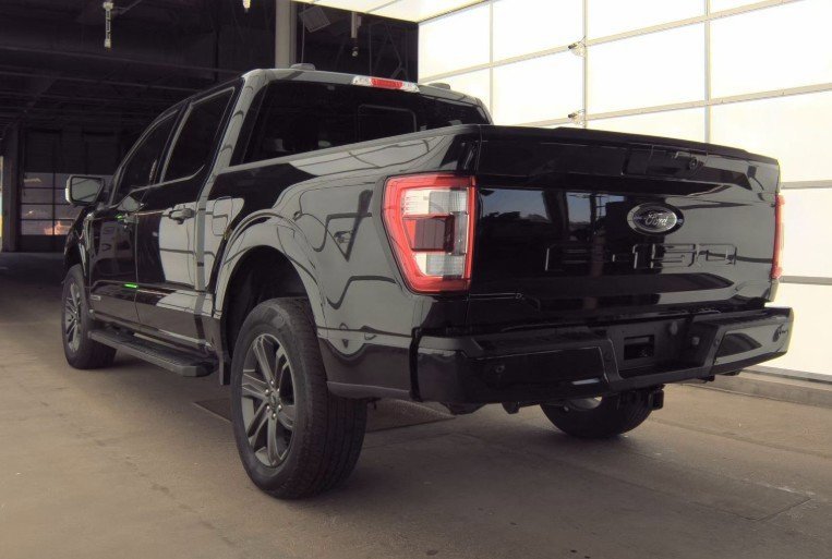 2023 Ford F-150 XLT photo 3