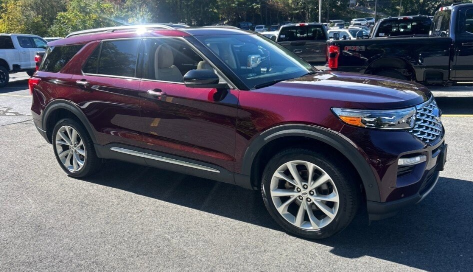 2022 Ford Explorer Platinum photo 2