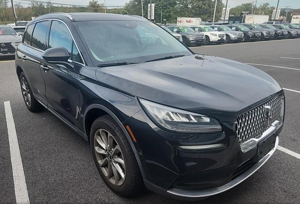 2021 Lincoln Corsair Standard photo 2