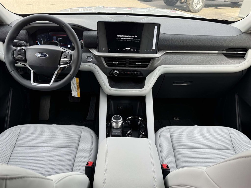 2026 Ford Explorer Platinum photo 2