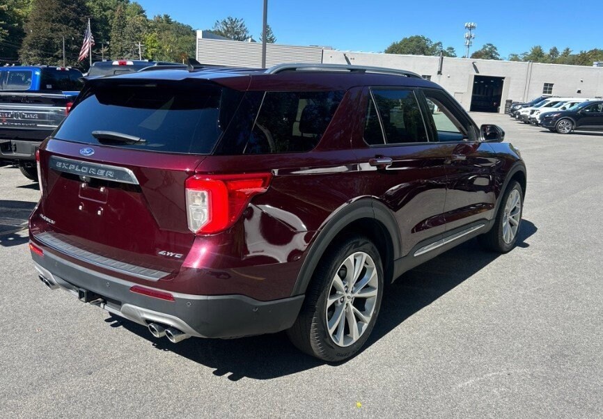 2022 Ford Explorer Platinum photo 3