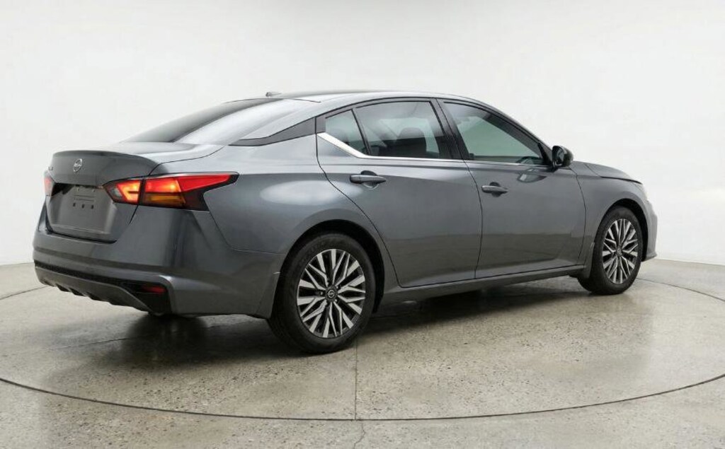 Used 2025 Nissan Altima SV Sedan