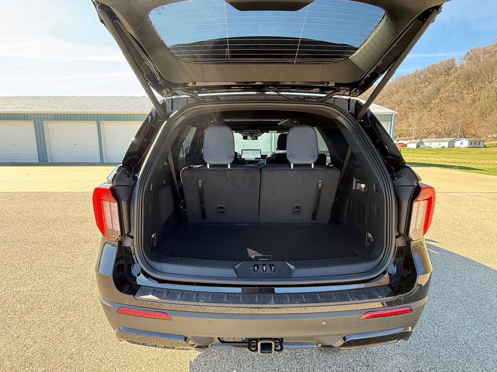 2026 Ford Explorer ST-Line - Photo 11