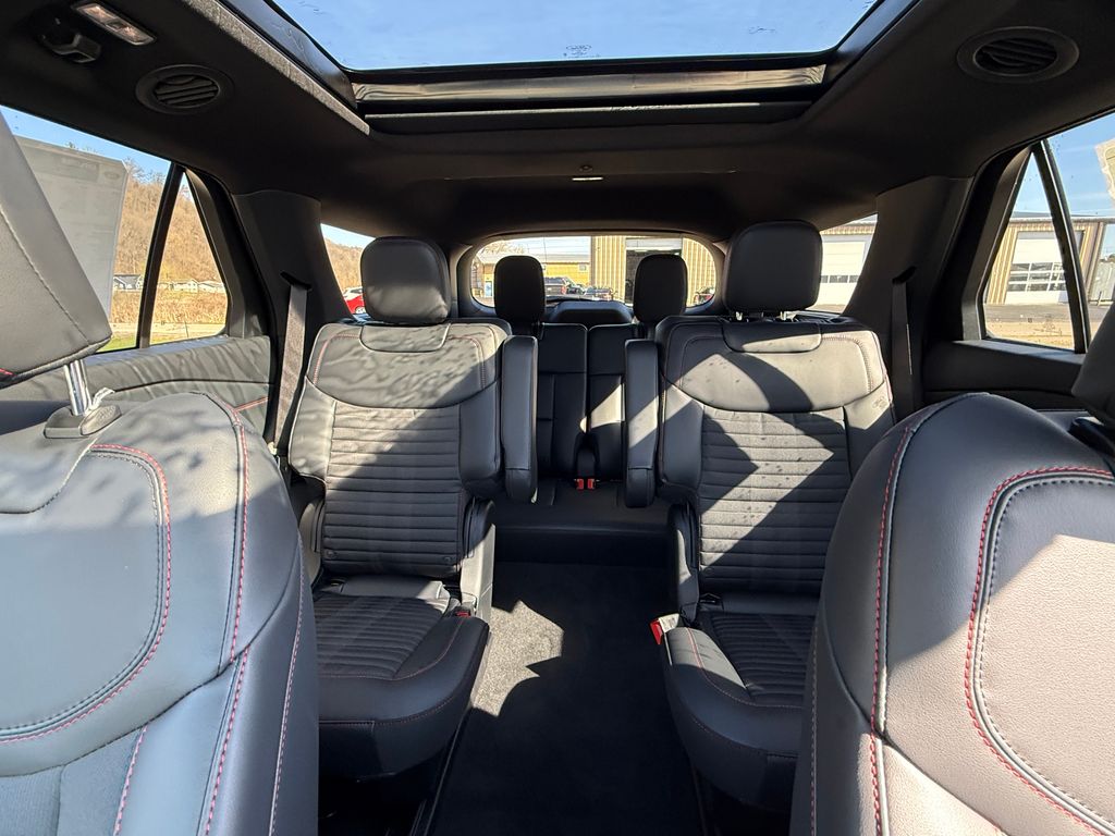 2026 Ford Explorer ST-Line - Photo 22