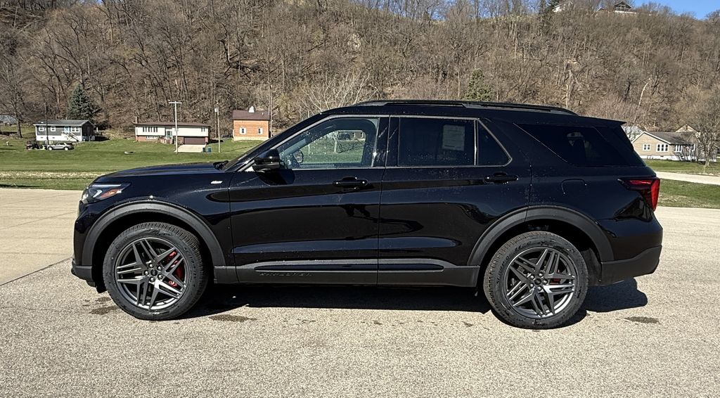 2026 Ford Explorer ST-Line - Photo 8