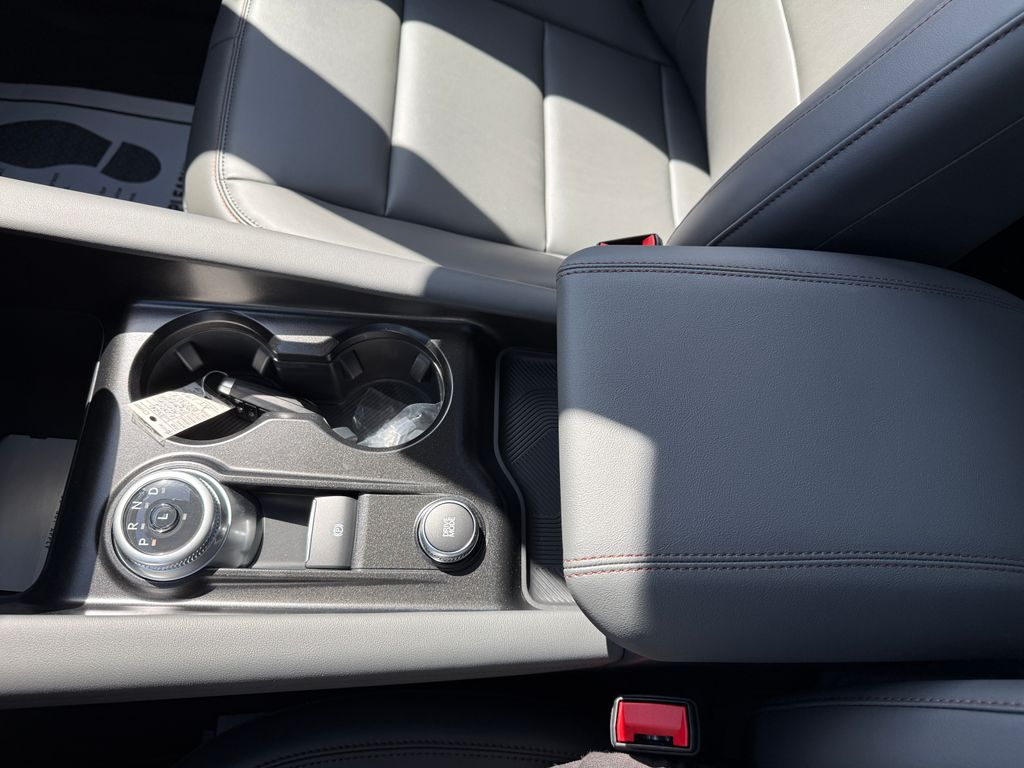 2026 Ford Explorer Active - Photo 33
