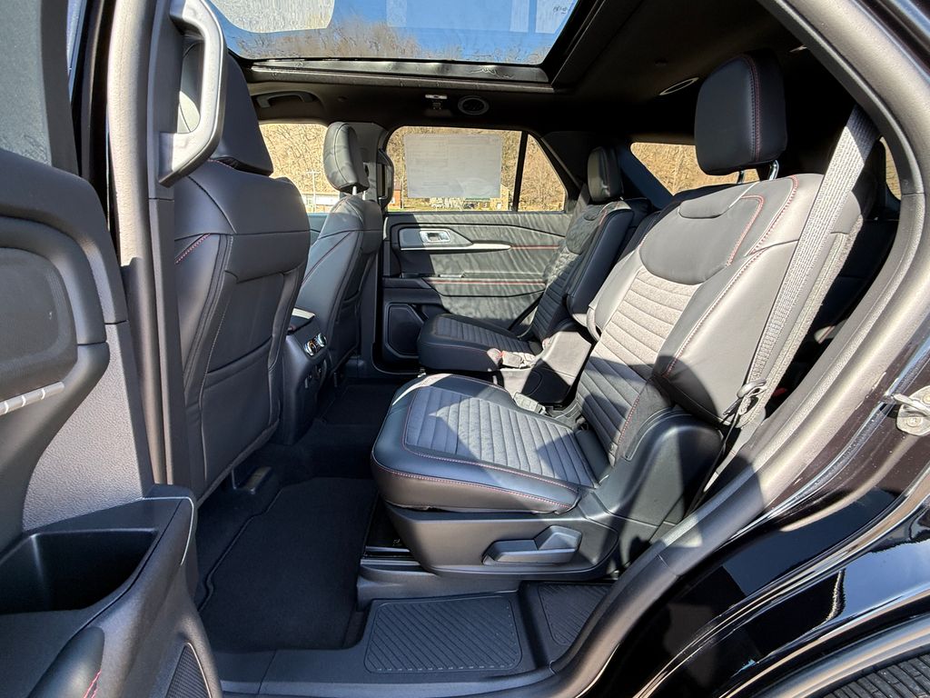2026 Ford Explorer ST-Line - Photo 36