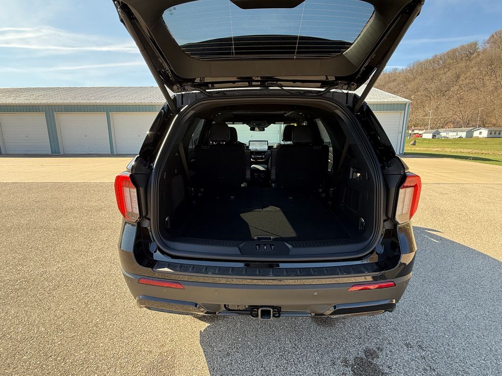 2026 Ford Explorer ST-Line - Photo 12