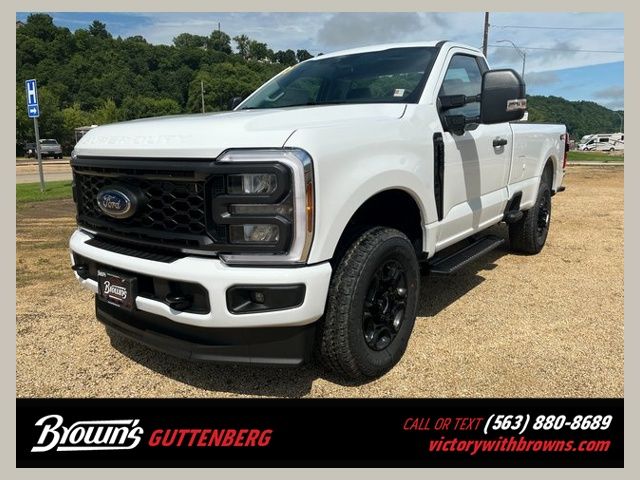 2025 Ford F-350 Super Duty XL's photo