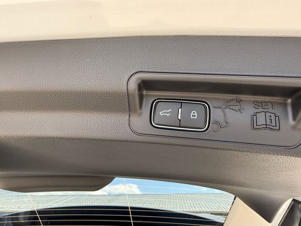 2026 Ford Explorer Active - Photo 14