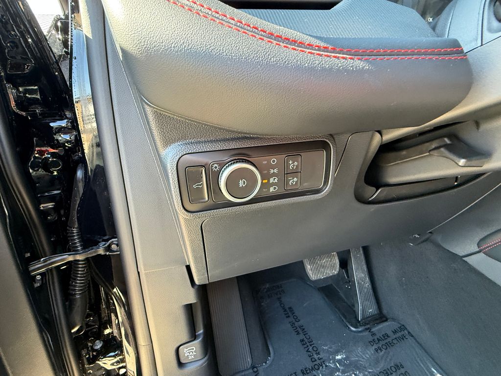2026 Ford Explorer ST-Line - Photo 18