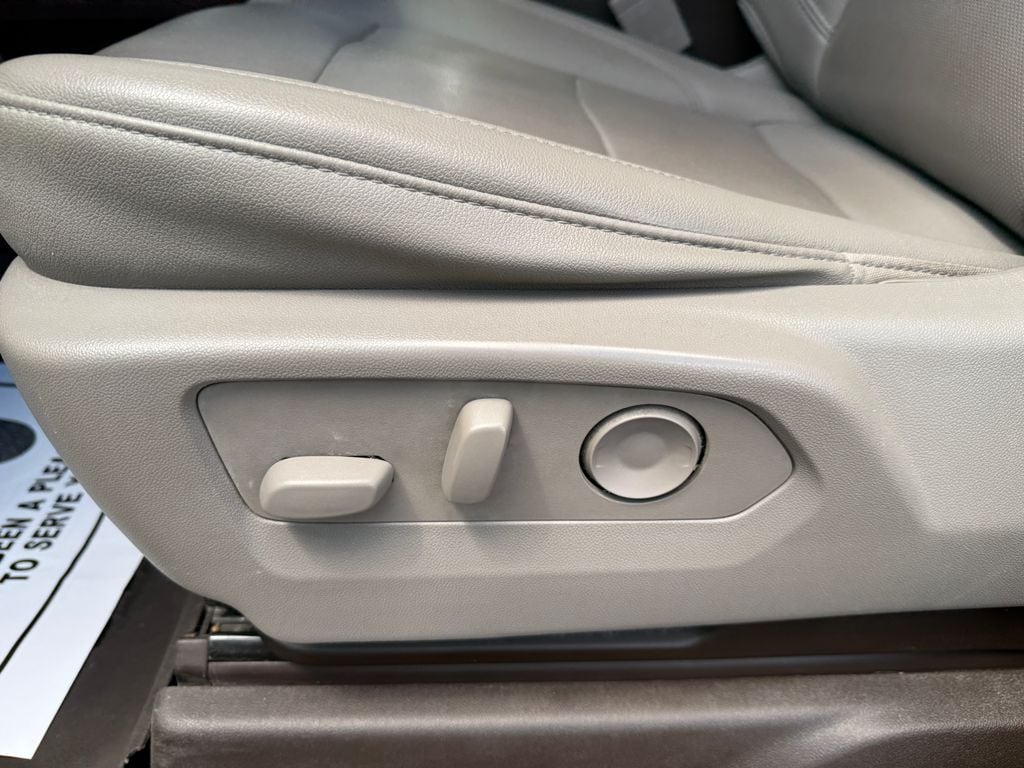 2022 GMC Sierra 1500 SLT - Photo 24