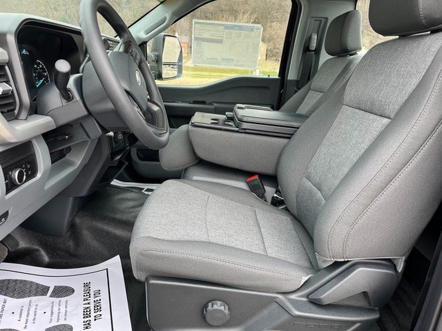 2025 Ford F-350 Super Duty XL - Photo 11