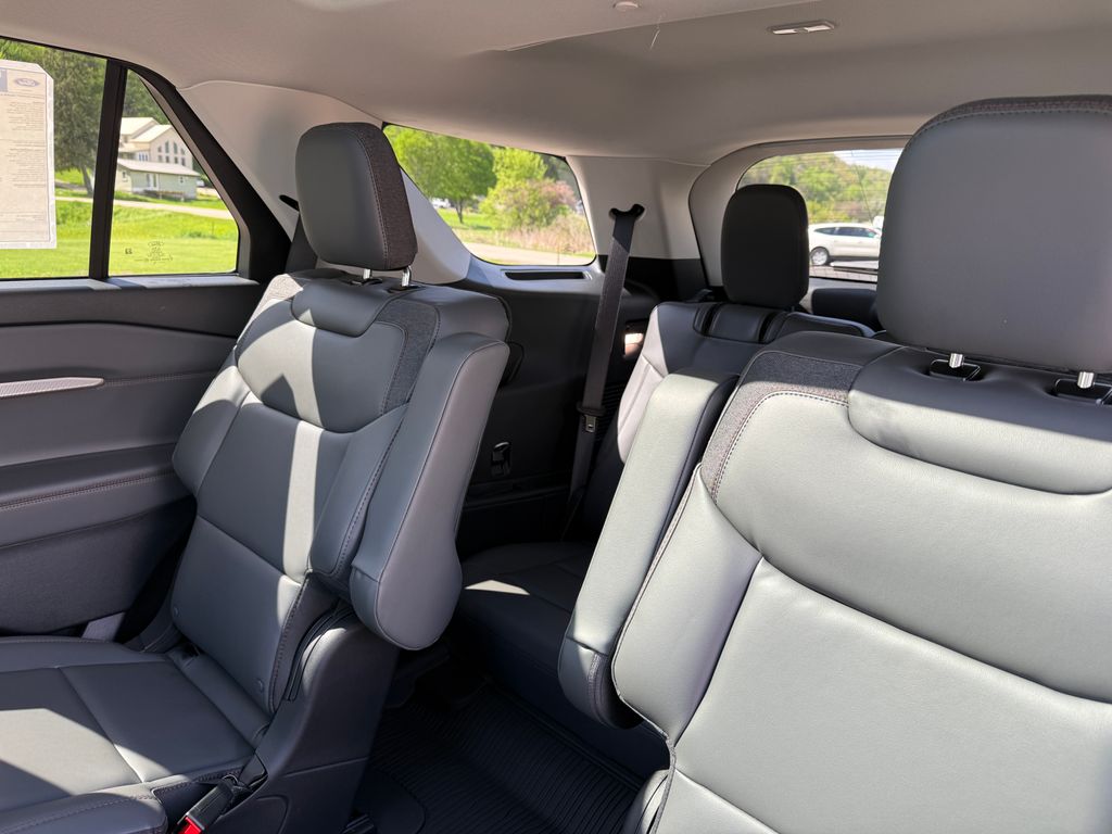 2026 Ford Explorer Active - Photo 38