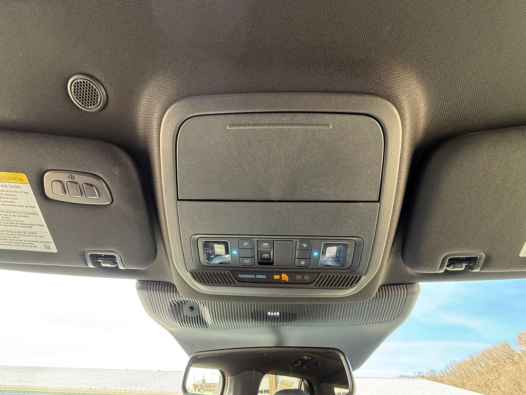 2026 Ford Explorer ST-Line - Photo 33