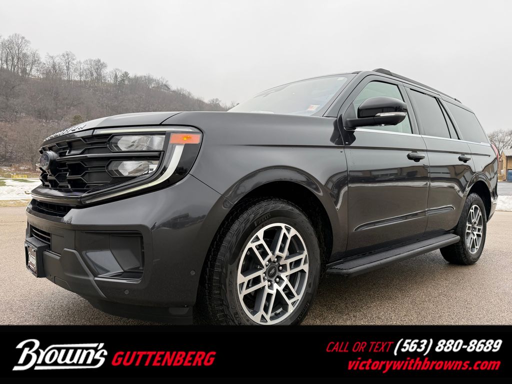 2025 Ford Expedition Active's photo