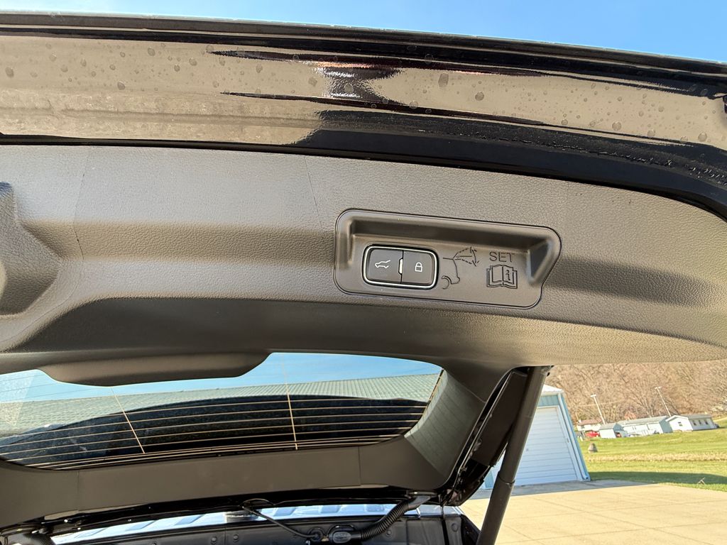 2026 Ford Explorer ST-Line - Photo 14