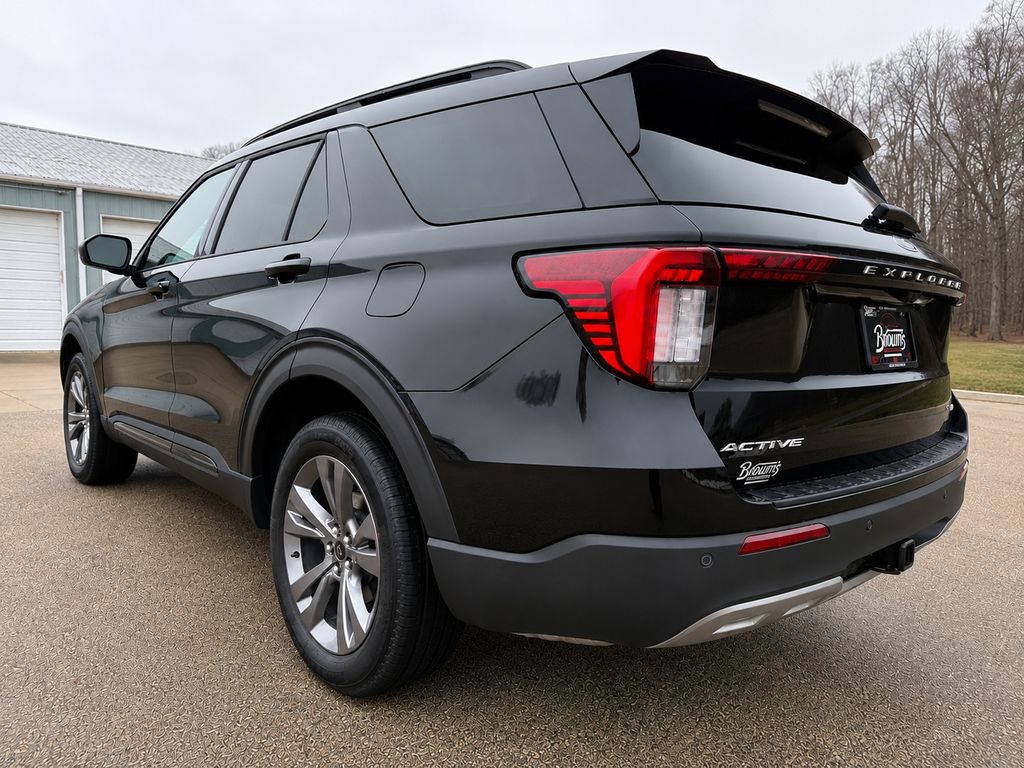 2026 Ford Explorer Active - Photo 8