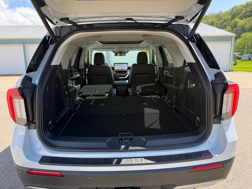 2026 Ford Explorer Active - Photo 13