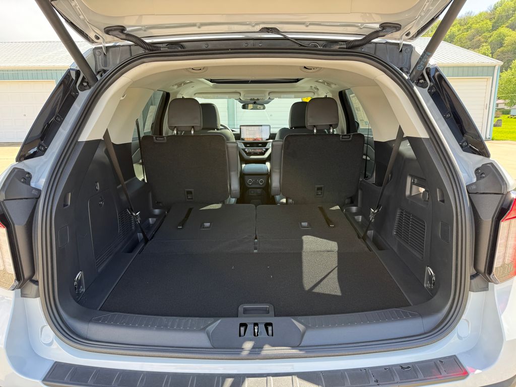 2026 Ford Explorer Active - Photo 12