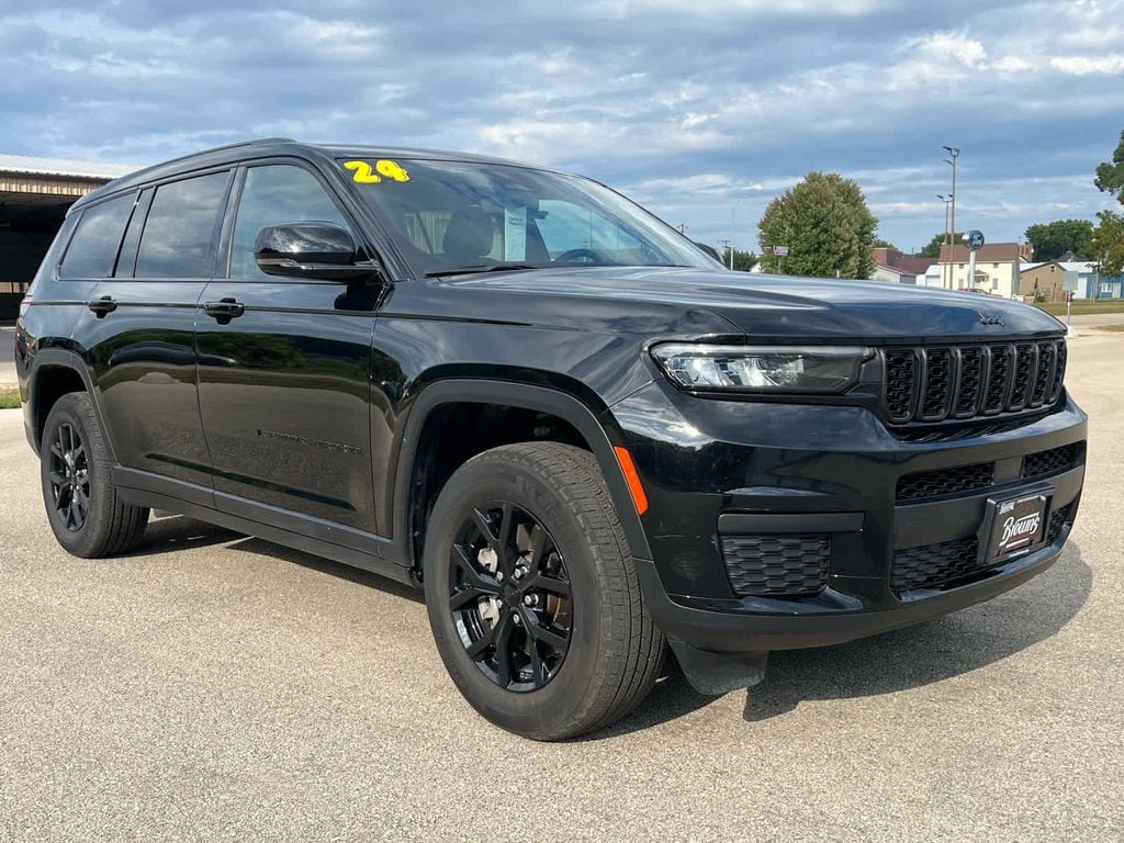 Used 2024 Jeep Grand Cherokee L Laredo SUV