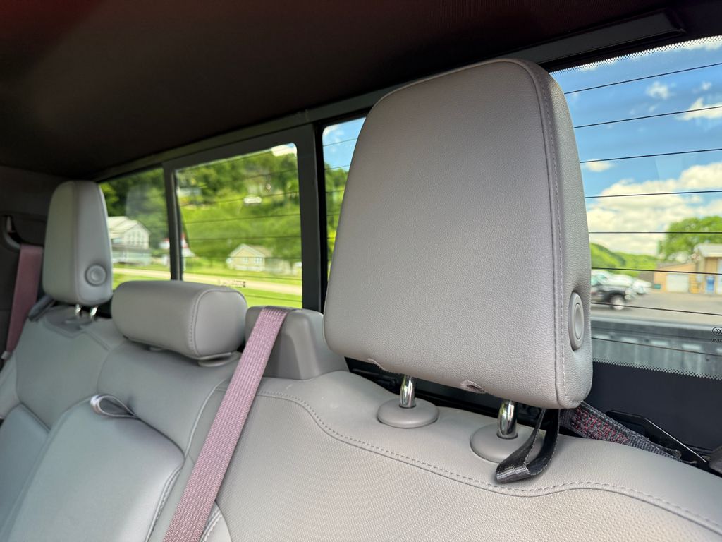 2022 GMC Sierra 1500 SLT - Photo 40
