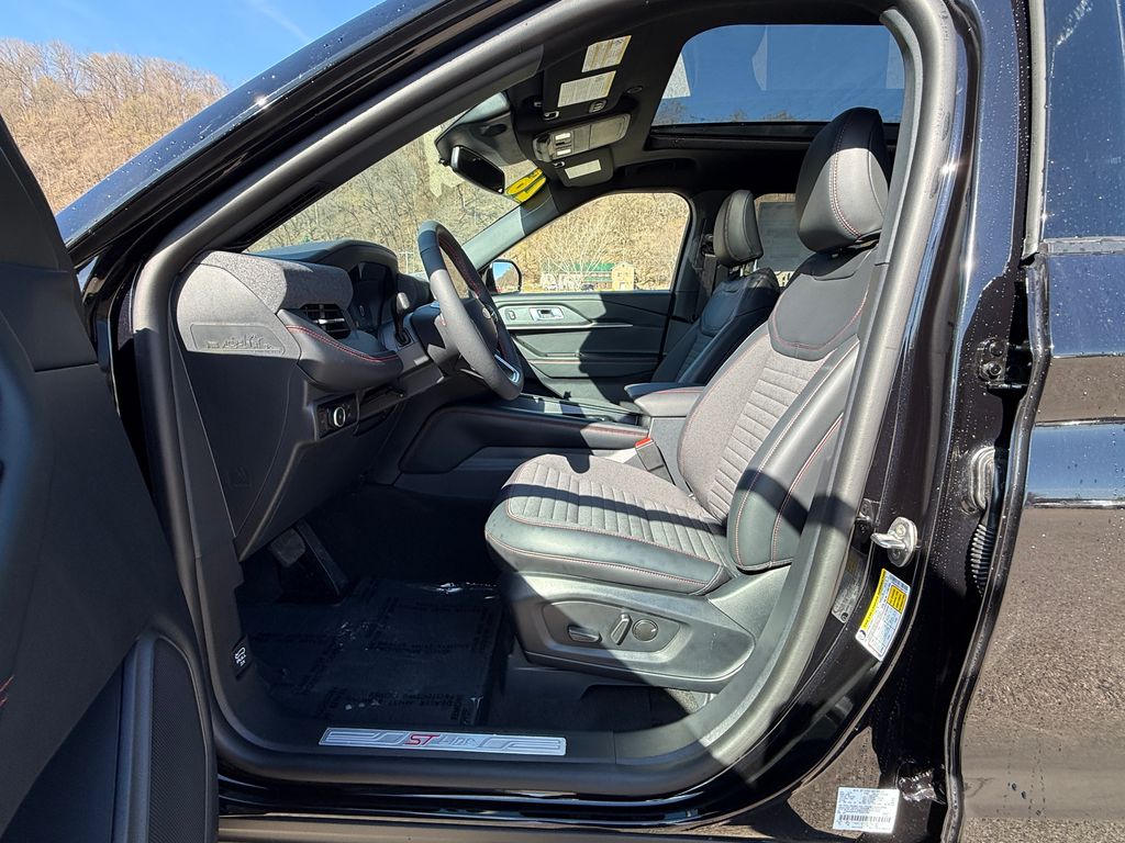 2026 Ford Explorer ST-Line - Photo 19
