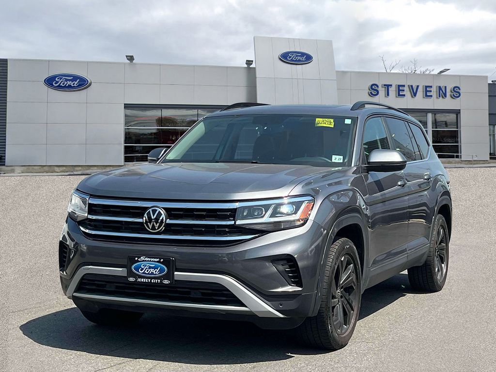 Used 2022 Volkswagen Atlas SE w/Tech with VIN 1V2KP2CA9NC513840 for sale in Jersey City, NJ