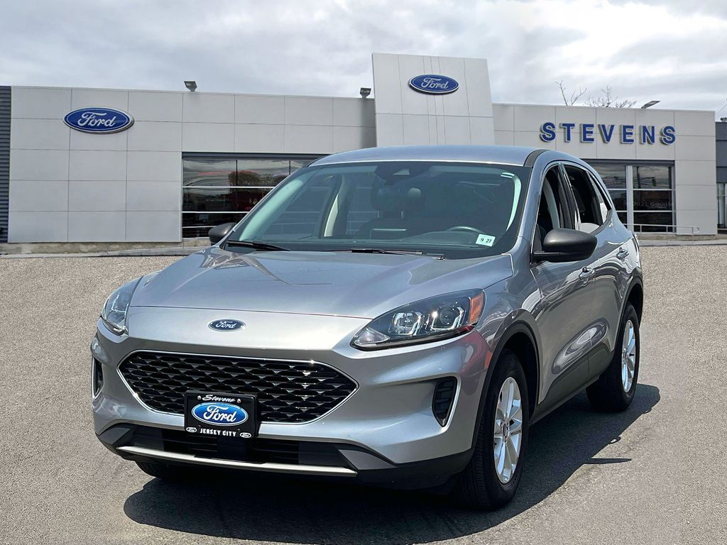 Used 2022 Ford Escape SE with VIN 1FMCU9G65NUA07232 for sale in Jersey City, NJ