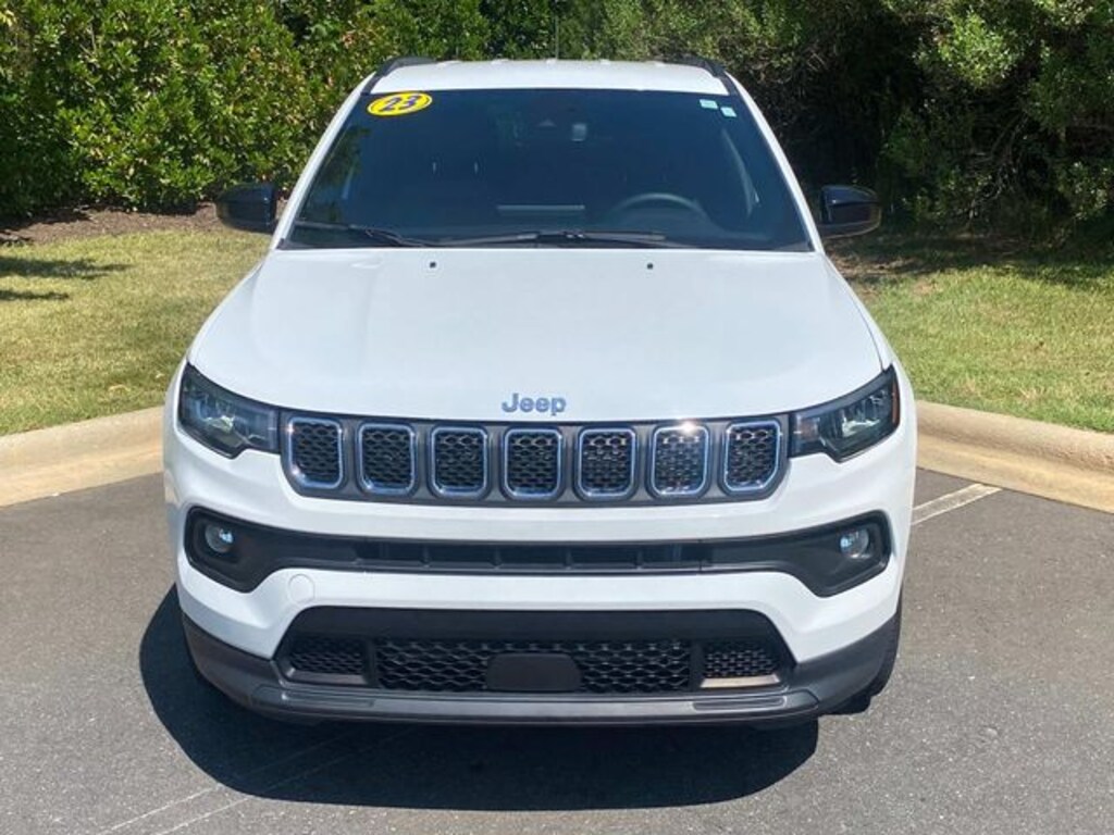 Used 2023 Jeep Compass Latitude SUV