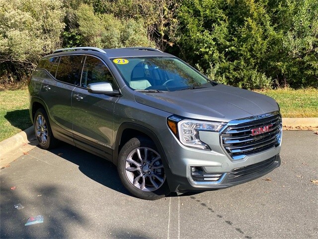 2023 GMC Terrain SLT's photo