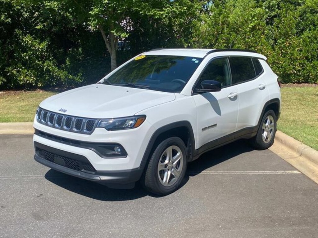 Used 2023 Jeep Compass Latitude SUV