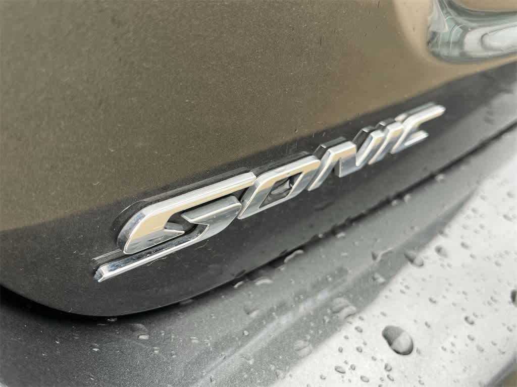 2019 Chevrolet Sonic Premier 15
