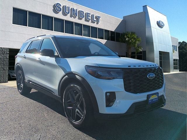 2026 Ford Explorer ST-LINE's photo