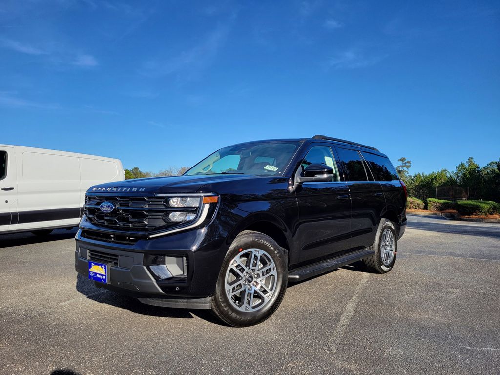 2026 Ford Expedition Active's photo