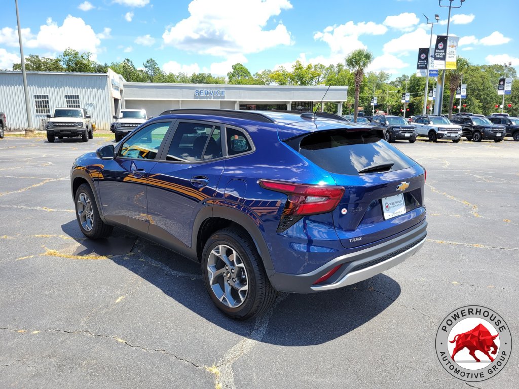 Used 2024 Chevrolet Trax LT SUV