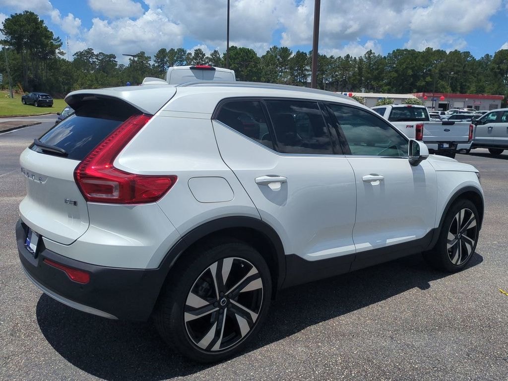 Used 2024 Volvo XC40 B5 Plus Bright Theme SUV